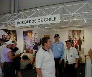 Chilenos en el Stand