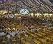 Comida en la carpa oficial